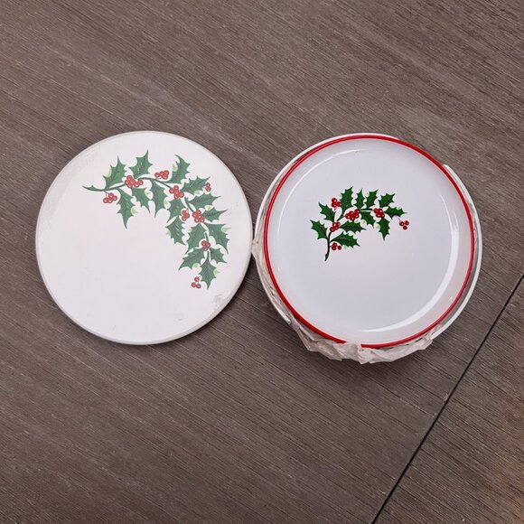 Vintage Lacquerware Christmas Coasters - Picture 5 of 6